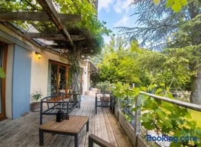 Maison familiale avec grand jardin à Mane - Image 1