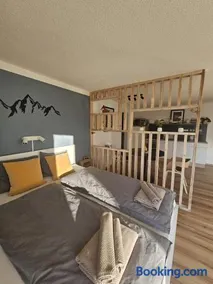 Aareblick 68 Charming studio with river view - Image 3