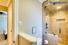 HOT TUB - Beautifully Renovated Home in West Texas - Image 3