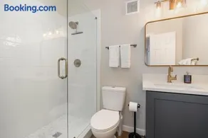 Luxurious Oceanfront Townhouse - Image 3