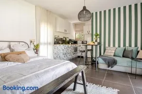 Cozy Givat Ada Countryside Stay - Image 2