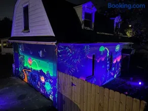 Neon Jungle Hideaway - Image 2