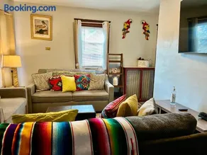 Cozy First Floor Apartment - Image 4