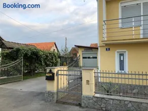 Luxurious holiday home DOMiCILJ with pool, fitness room & play area - Image 3
