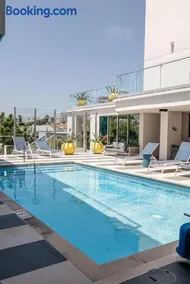 Stylish Westside Stay in Santa Monica - Image 3