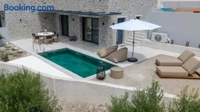 JN Villa 3 - Image 1