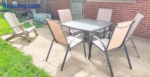Cheerful 3-BR home near Downtown Dayton, Wright Patterson AFB and Airport - Image 5