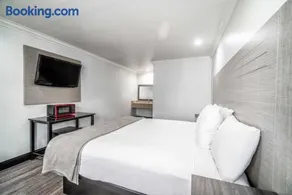 ERTH INN BY AGA Huntington Park - Image 1