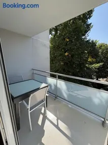 Grand studio avec parking privé - Image 2