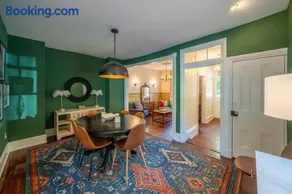 The Walton House - historic 3bd 2 5ba with parking - Image 2
