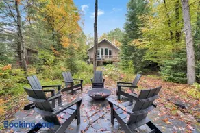 Muskoka Waterfront Cottage with Canoes and Fire Pit - Image 1