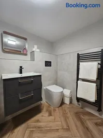 Fairview House - Image 3