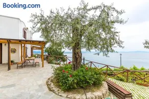 Starhost - La Casella seaview garden terrace and parking - Image 3