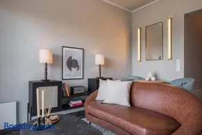Chic Urban Suite - Parthenon Viewpoint - Image 3