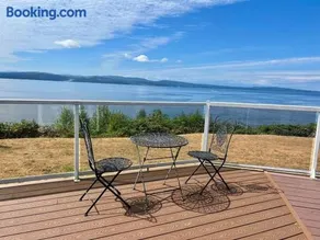 Sunset Shores Retreat - Image 3