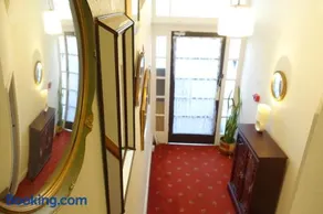 The Hutchinson Apartments - Image 2