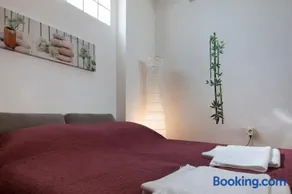 Apartment near the Heroes Square - Image 4