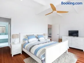 The Perfect Beach House - Image 5