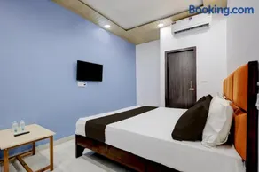 HOTEL O YASH ROYAL INN - Image 1