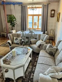 Spacious 1-bedroom apartment with Sauna - Image 1
