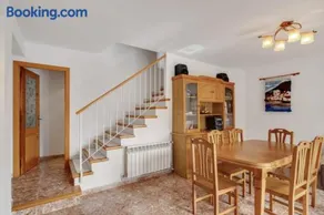 Gran casa per a families a 5 minuts de la platja - Image 2