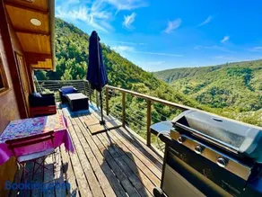 Chalet sur pilotis avec piscine privée - Image 2
