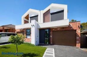 Preston Lux House 5 bed 5 bath - Image 3