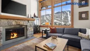 4 Bedroom Spruce Peak Mt Cabin "StoweGlobe" Steps to the lifts with FULL Mountain Views. - Image 2