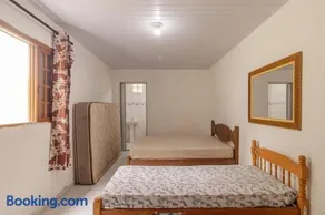 Casa com Piscina e Churrasqueira em Juquiazinho - Image 4