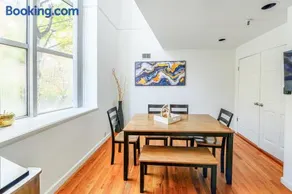 Modern 3BR Townhouse with Private Rooftop & Parking Minutes to NYC - Image 2