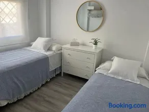 Apartamento en Rota con piscina y parking junto al mar - Image 2