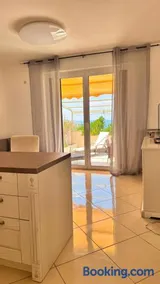 Glory Guest House Sea View - Image 3