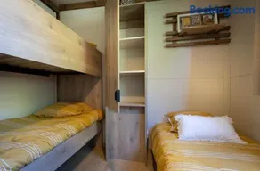 Chalet en bord de rivière - Image 1