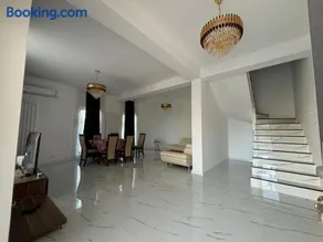 Lux Vila Lake - Image 1