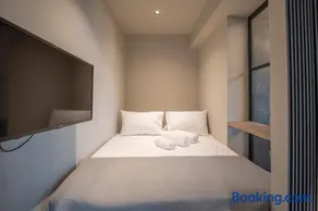 Isola modern loft -private jacuzzi - Image 4