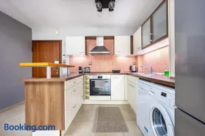 Charming Maisonette In Southern Suburbs - Image 4