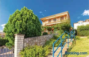 2 Bedroom Cozy Apartment In Kostrena - Image 2