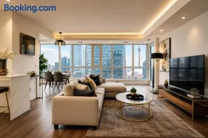 Monville Suites - Downtown Toronto - CN Tower & Rogers Centre - Image 1