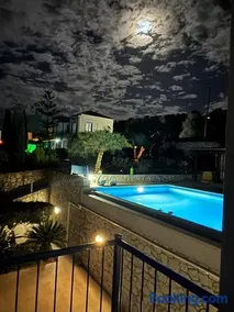 Sea view Residence with 3 bedrooms & Infinity pool - Image 1