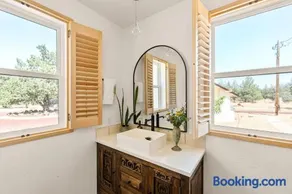 Smith Rock Multi-Family Retreat - Image 1
