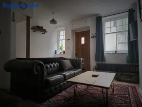 Charming newly renovated 3 bed cottage in Brecon town with private garden & pets welcome - Image 3