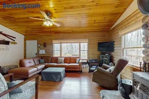 The Cozy Cabin - Image 4