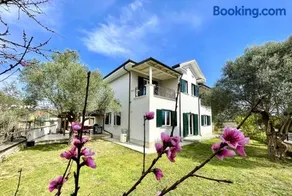 Villa Edmond in the Hills - Image 1
