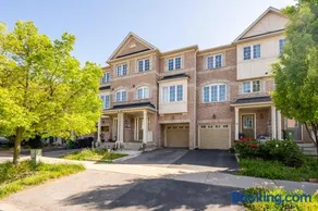 Beautiful Townhouse In Toronto - Image 1