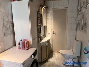 Room in Quiet Family Home - For Women Only - Image 2