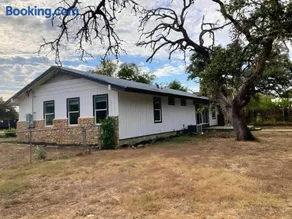 NEW Modern Hill Country Hideaway - Image 1