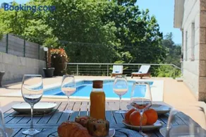 Exclusiva casa con piscina en Gondomar - Image 2