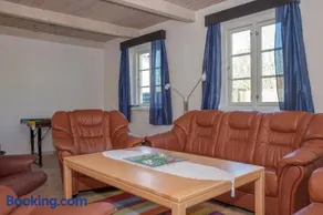 Stunning Home In Rønde With 6 Bedrooms And Wifi - Image 3