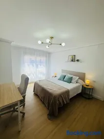 Apartamento Vega - Amplio, Soleado y con Balcón - Image 2