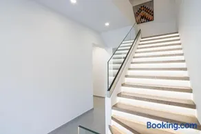 D Suites & Rooms - Image 3